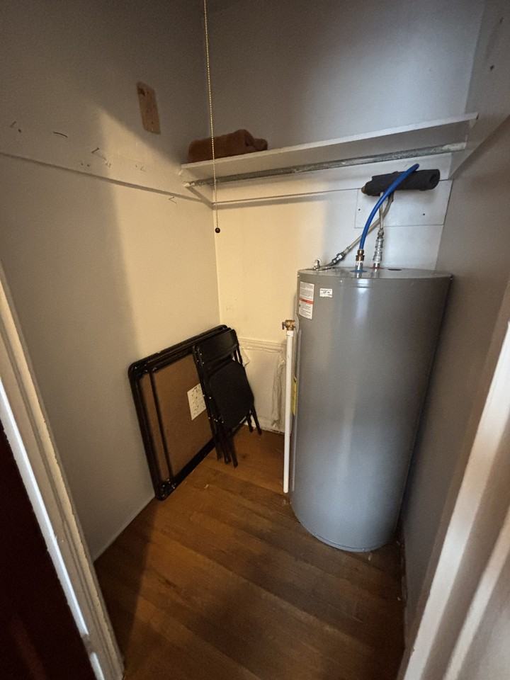 122 7th St #1 - Photo 5 of 21