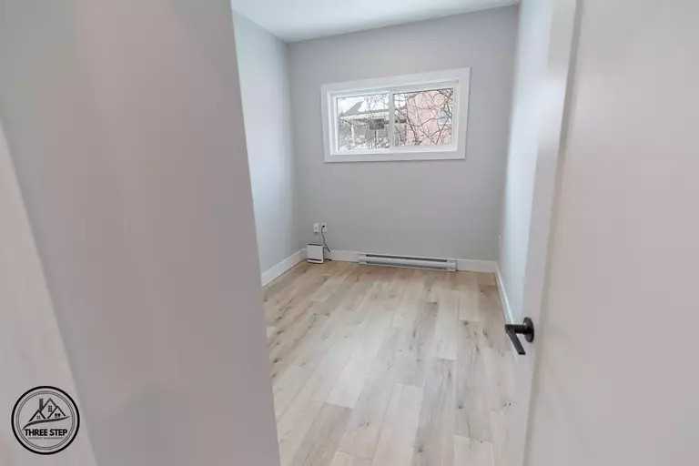 89 Morenz Cres #1 - Photo 5 of 30