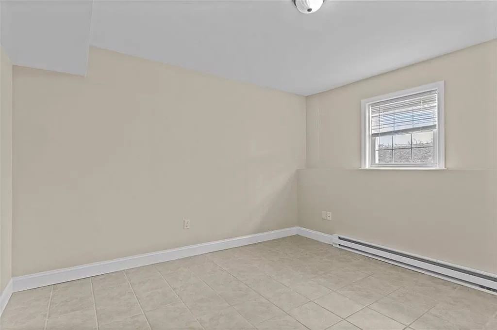 23 Vaughan St #1 - Photo 7 of 10