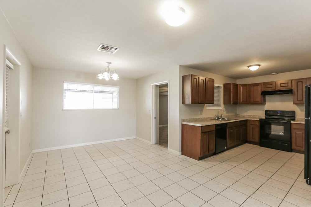 1544 E Clover - Photo 7 of 16