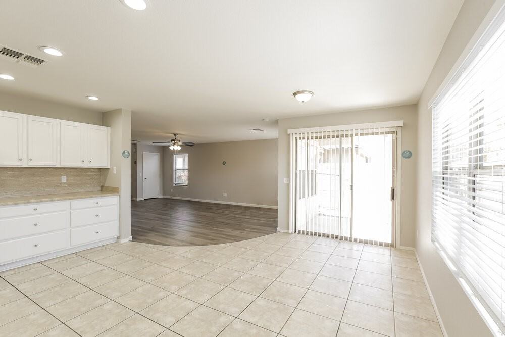 2217 E 35th Ave - Photo 7 of 17