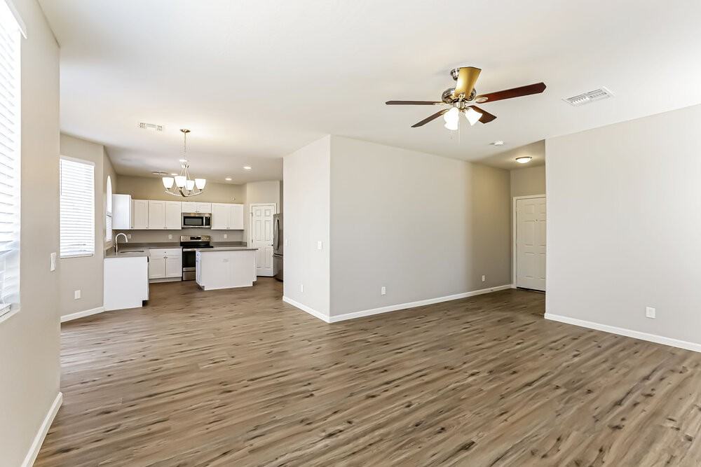 9032 W Preston Ln - Photo 6 of 17