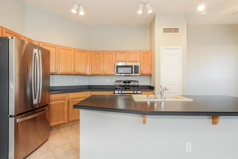 11660 W Cardinal Ct - Photo 4 of 16