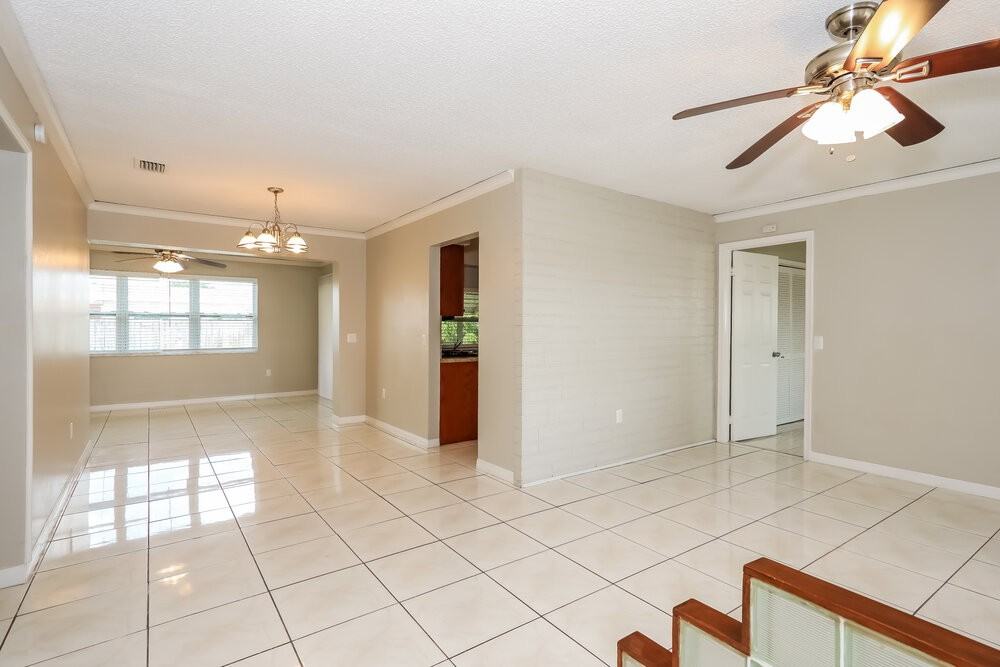 9521 Nw 25th St - Photo 3 of 15