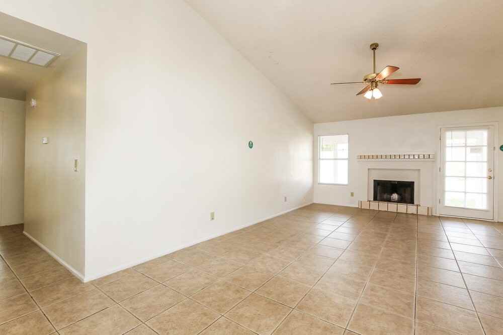 7008 W Marco Polo Rd - Photo 4 of 16