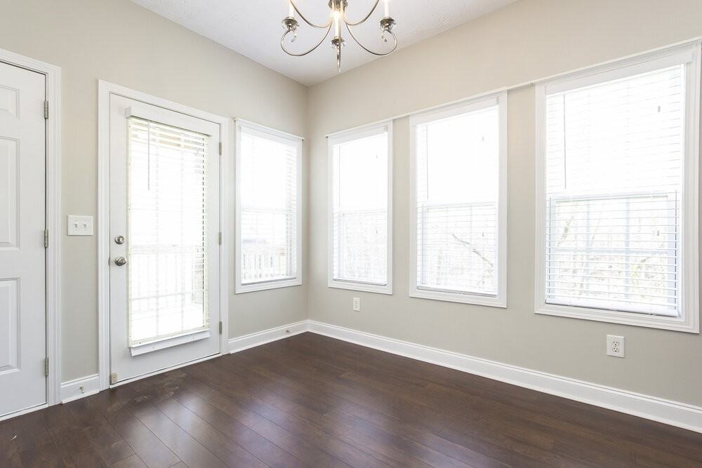 206 Providence Rd - Photo 4 of 15