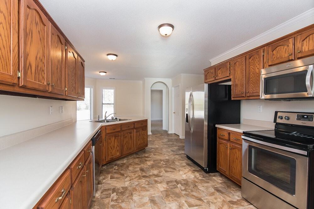 7942 Breezy Meadows Ln - Photo 4 of 15