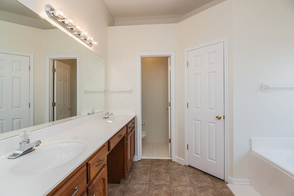 7942 Breezy Meadows Ln - Photo 6 of 15