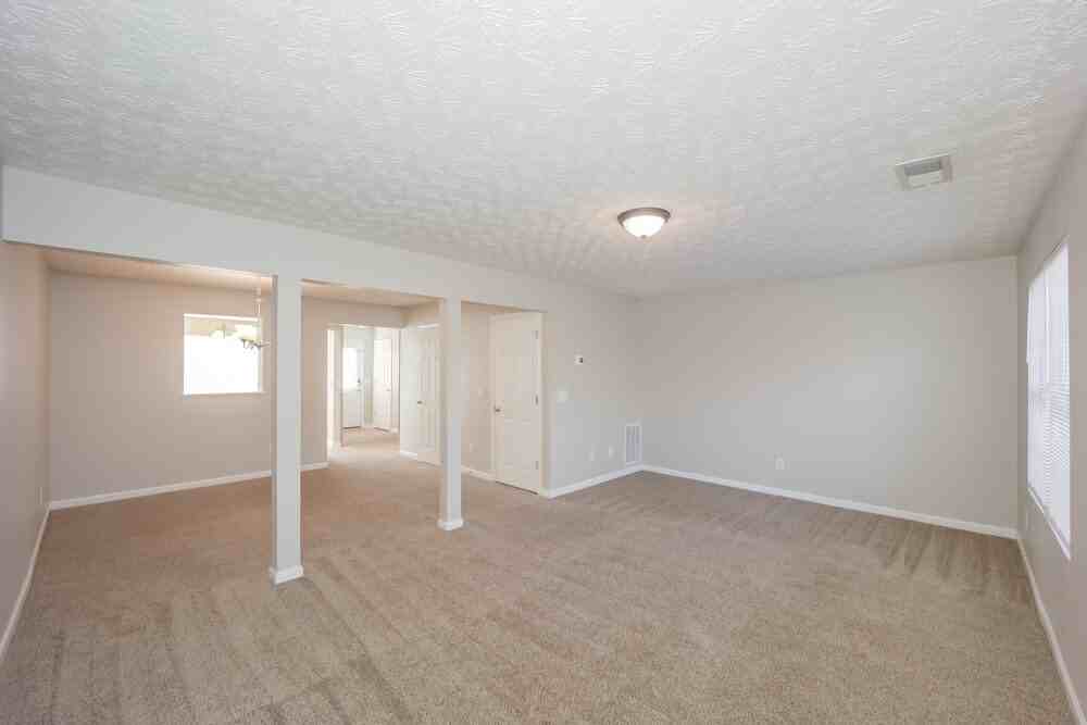 1902 Grove Way - Photo 5 of 25