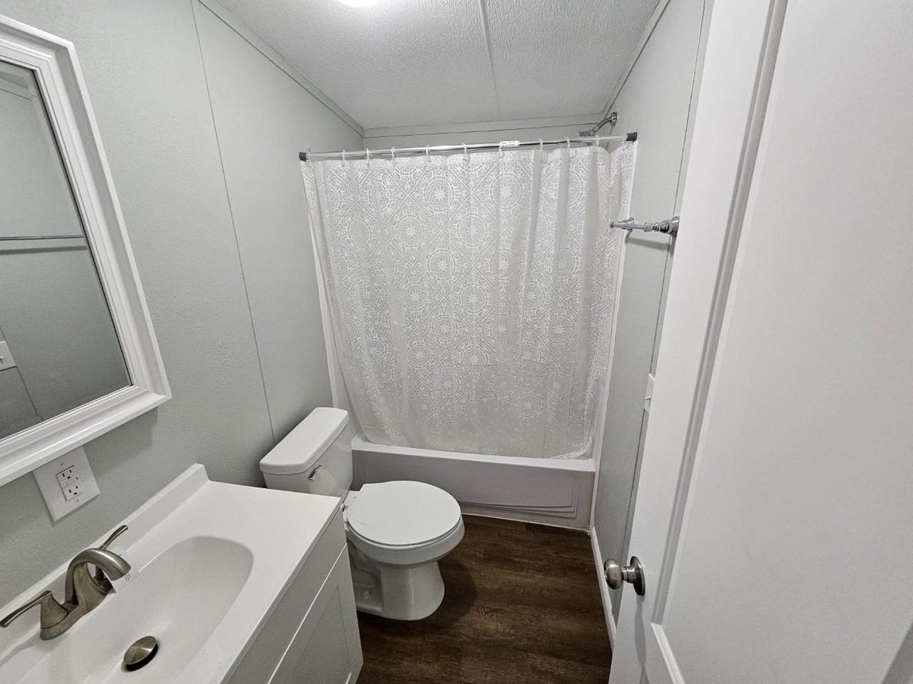 8144 Hewitt St - Photo 3 of 3