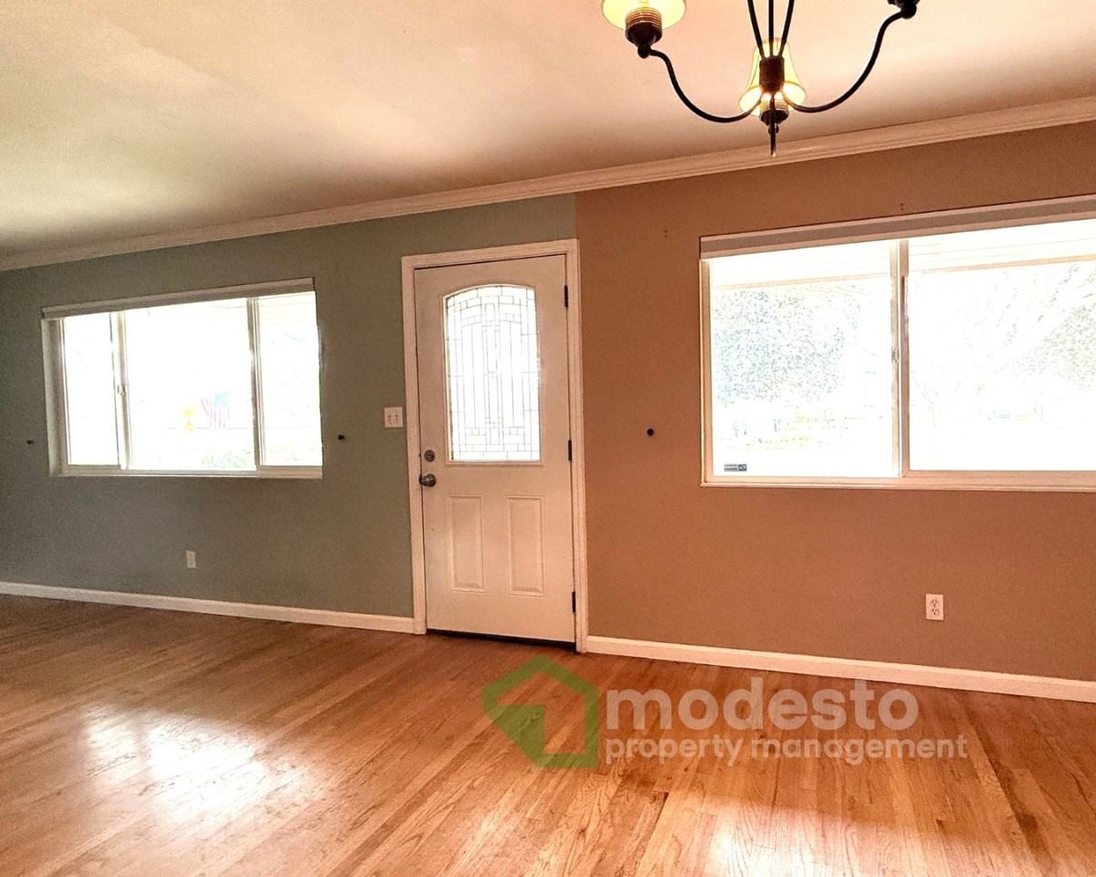 1723 Silkwood Dr - Photo 7 of 18