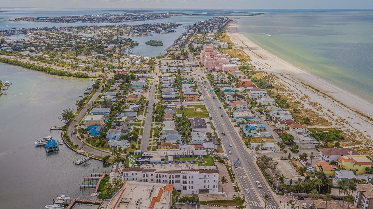 3675 GULF BLVD - Photo 2 of 10