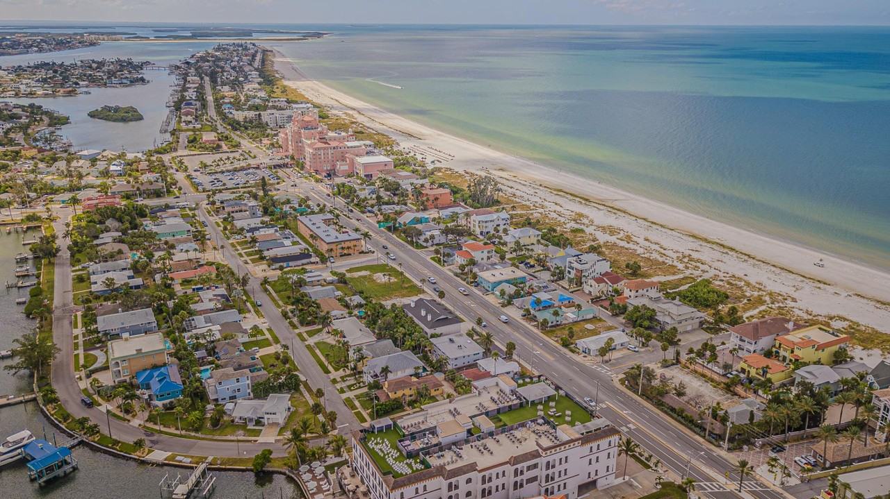 3675 GULF BLVD - Photo 3 of 10