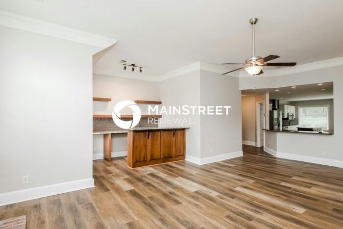 1090 Swan Mill Ct - Photo 5 of 16