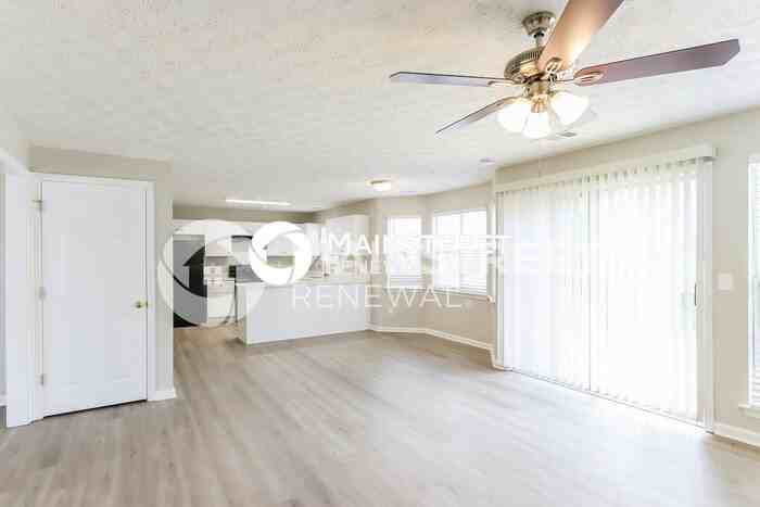 8626 Glendevon Ct - Photo 5 of 17