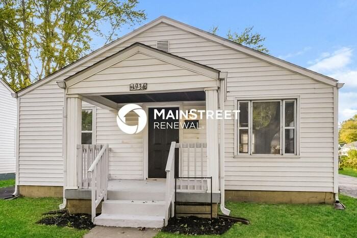 1934 N Bosart Ave - Photo 2 of 16