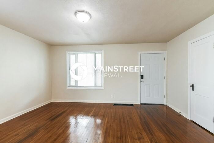 1934 N Bosart Ave - Photo 3 of 16