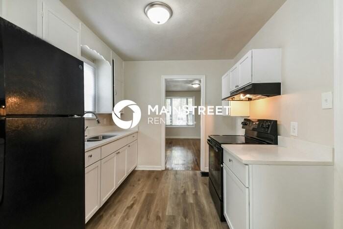 1934 N Bosart Ave - Photo 7 of 16