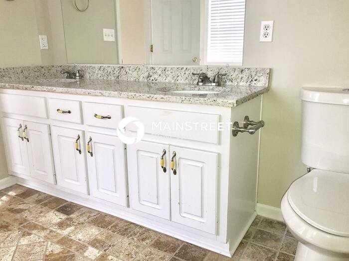 165 Cambridge Way - Photo 4 of 16