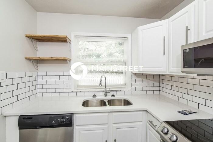 6005 Villa Rd - Photo 7 of 17