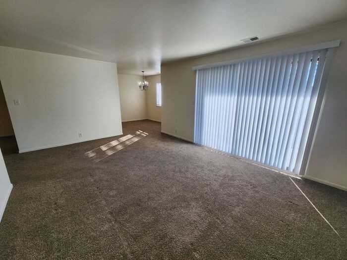 410 S 29th St #03 - Photo 3 of 13