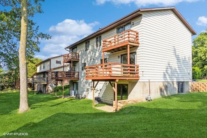 1359 Southview Cir - Photo 3 of 28