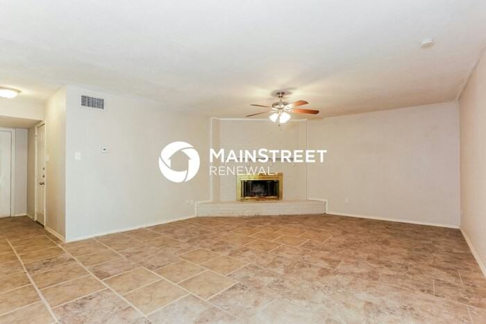 817 Sandalwood Ln - Photo 2 of 16