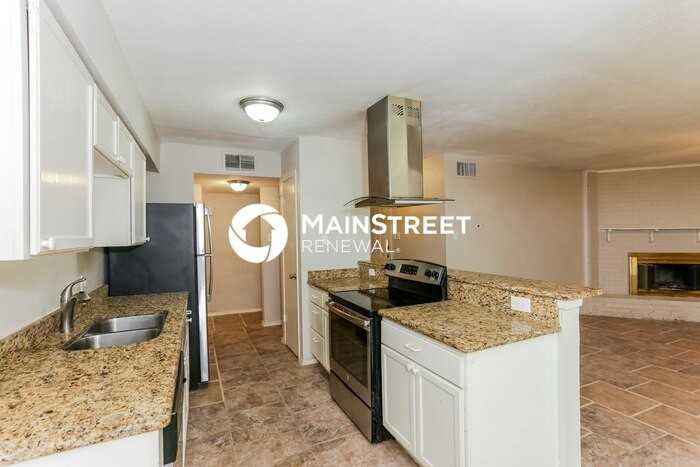 817 Sandalwood Ln - Photo 6 of 16