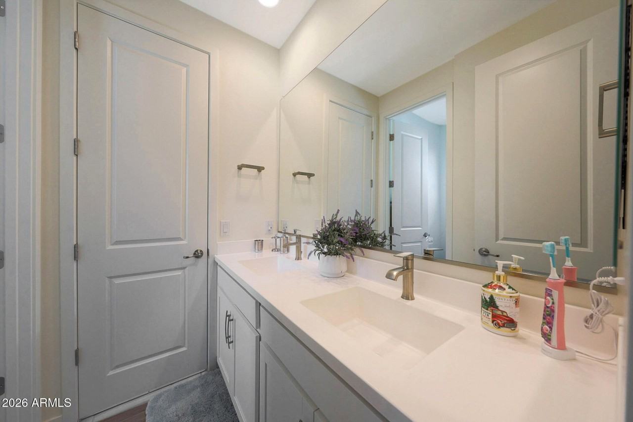 5121 N 181st Dr - Photo 7 of 50