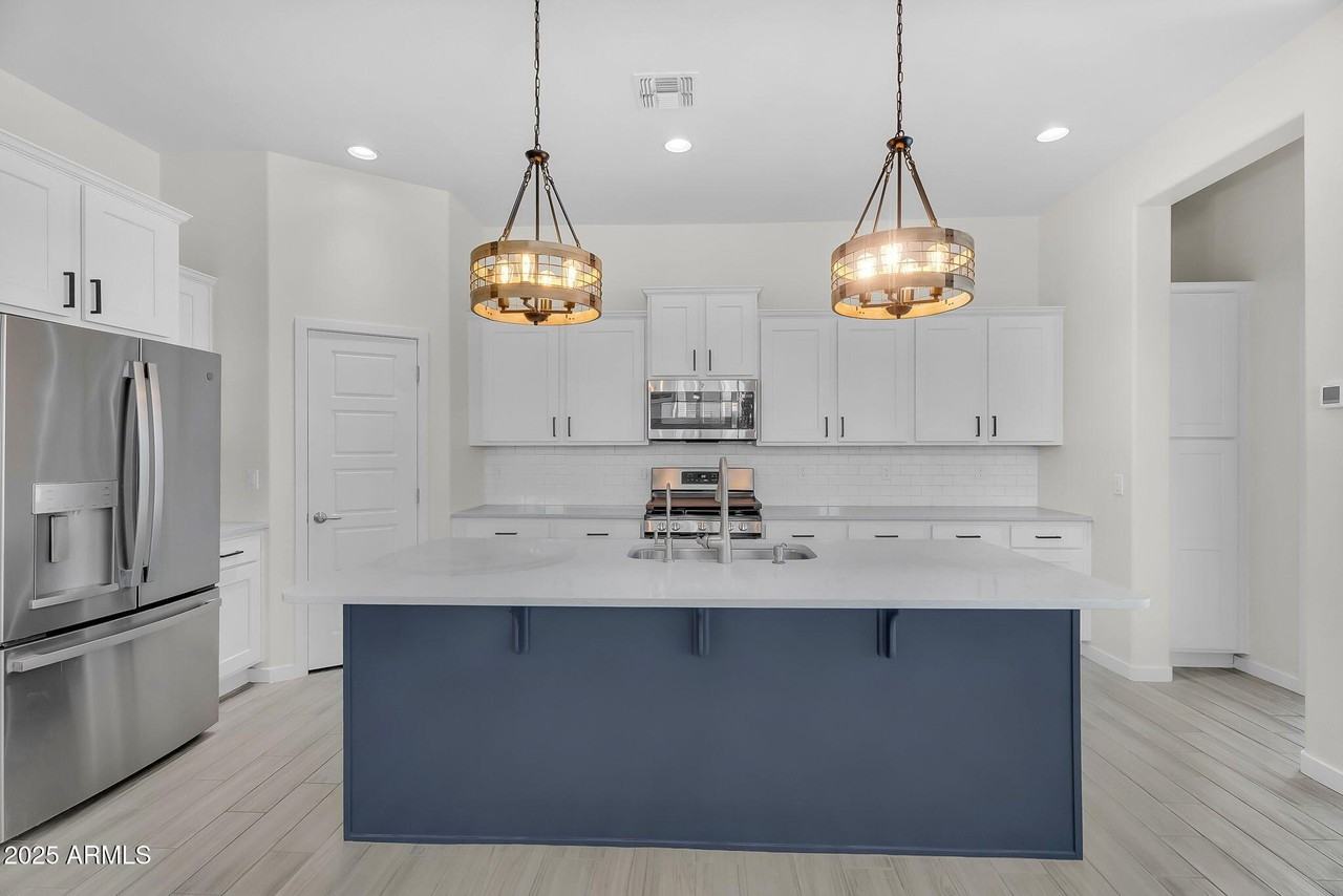 2716 S Chatsworth - Photo 4 of 46