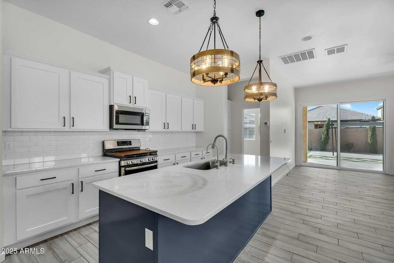 2716 S Chatsworth - Photo 5 of 46