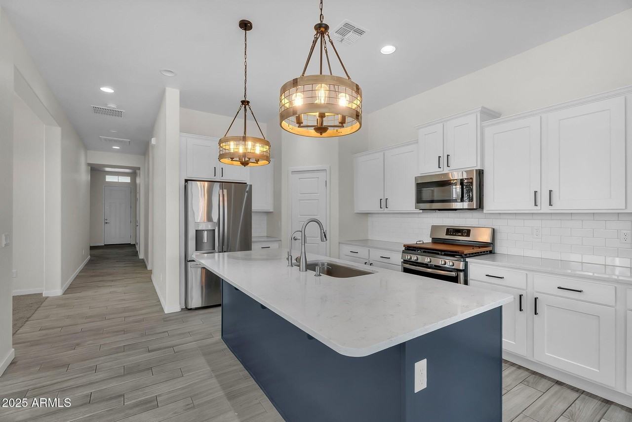 2716 S Chatsworth - Photo 6 of 46