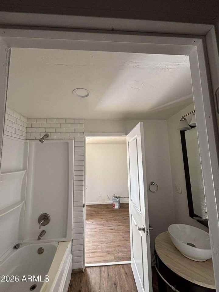 909 N Kadota Ave - Photo 4 of 4