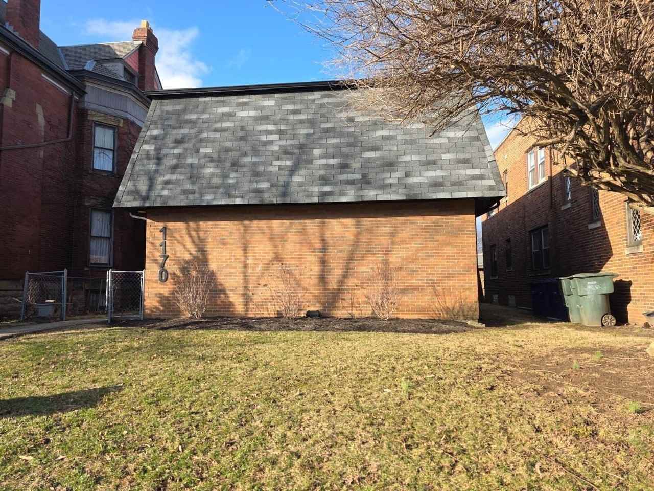 1170 Bryden Rd Apt D - Photo 2 of 15