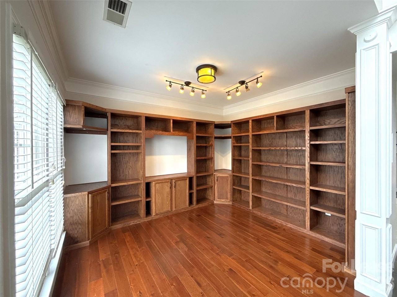 14504 John Beck Dr - Photo 2 of 29