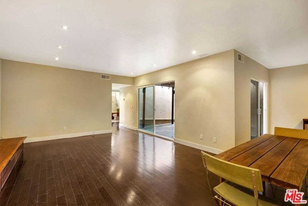 1010 Palm Ave - Photo 3 of 32