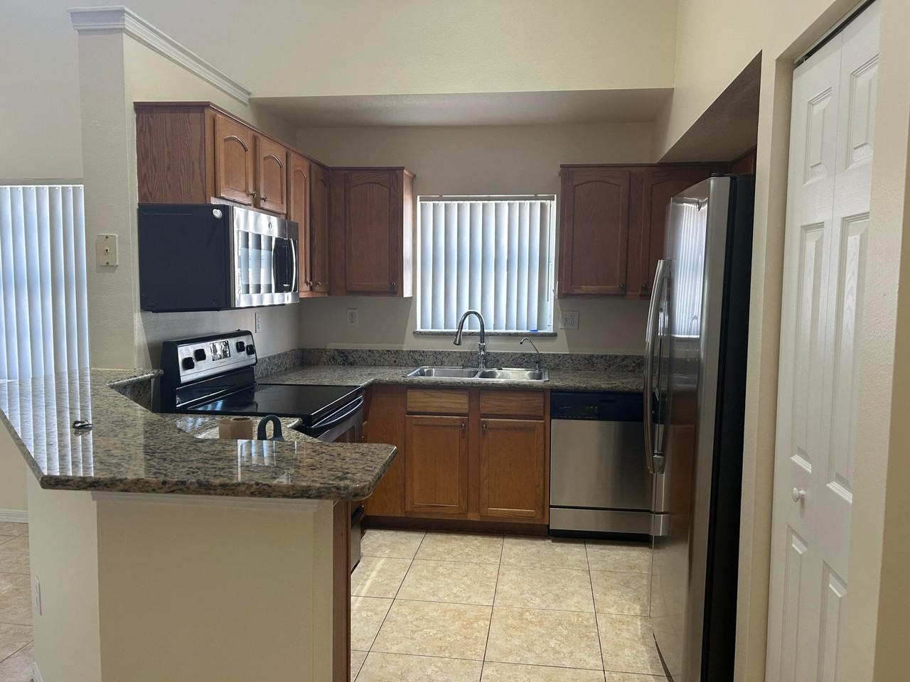 1687 Se Pomeroy St - Photo 4 of 20