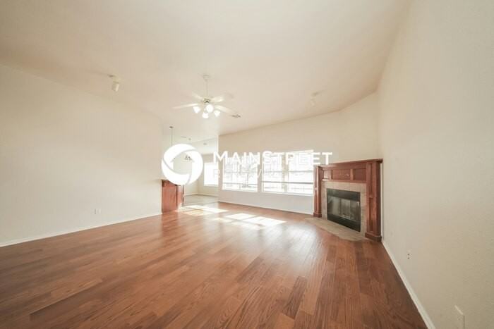 5104 Se 46th St - Photo 2 of 18