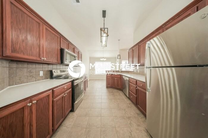 5104 Se 46th St - Photo 6 of 18