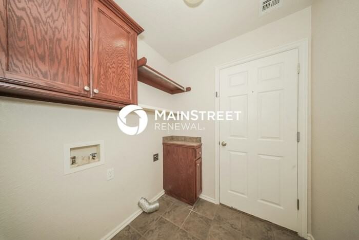 5104 Se 46th St - Photo 7 of 18