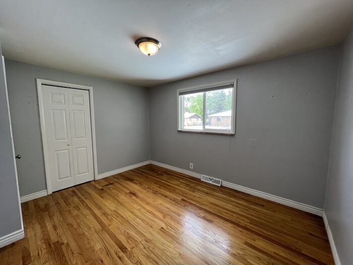 7650 Julian St - Photo 4 of 13