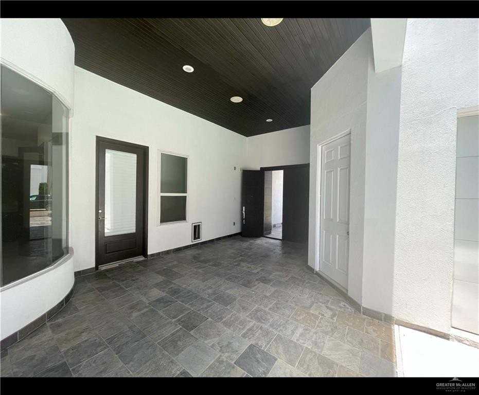 2436 E 8th Ave - Photo 5 of 22