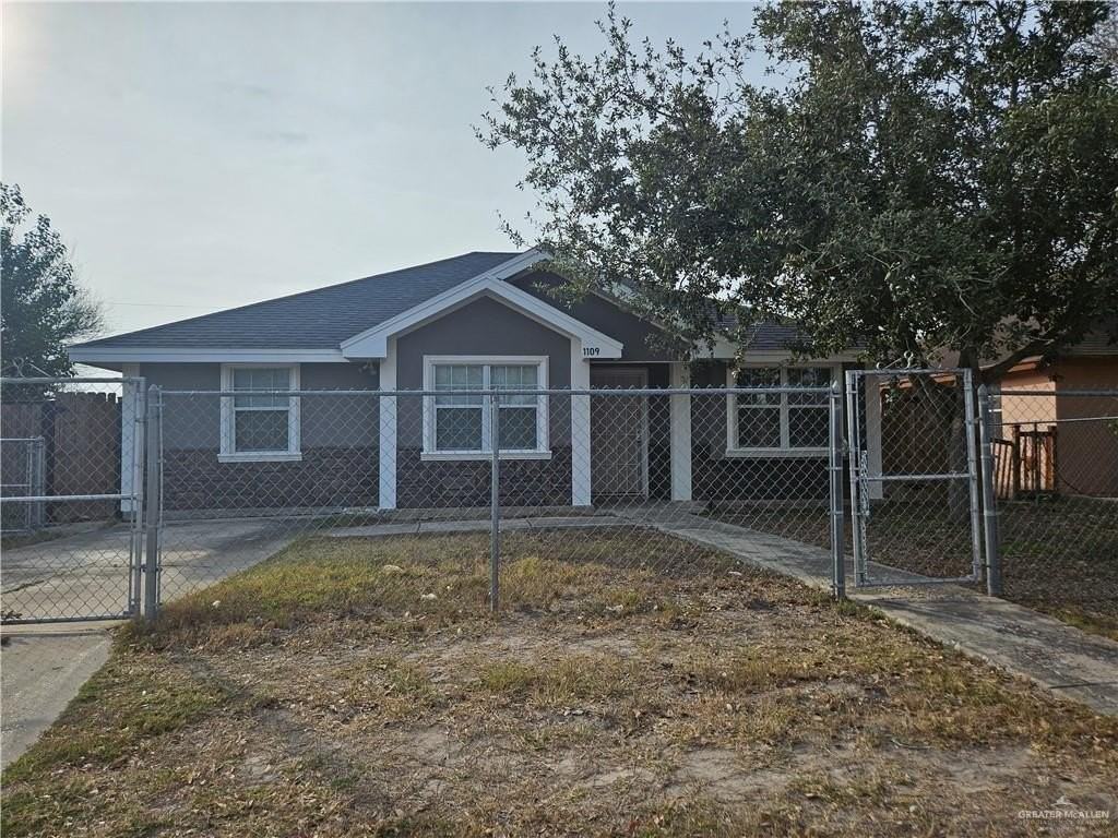 1109 Del Monte Dr - Photo 3 of 23