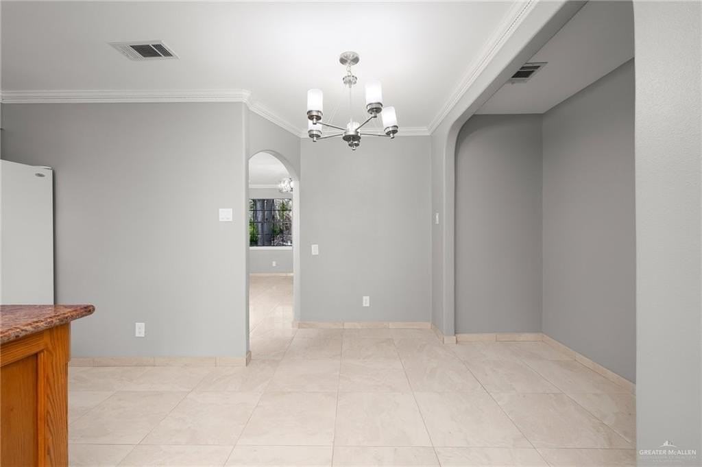 2309 Victoria St - Photo 5 of 12