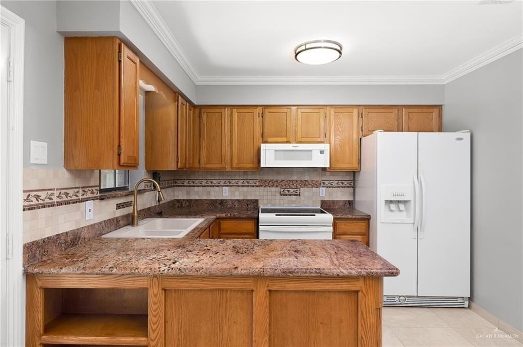 2309 Victoria St - Photo 7 of 12