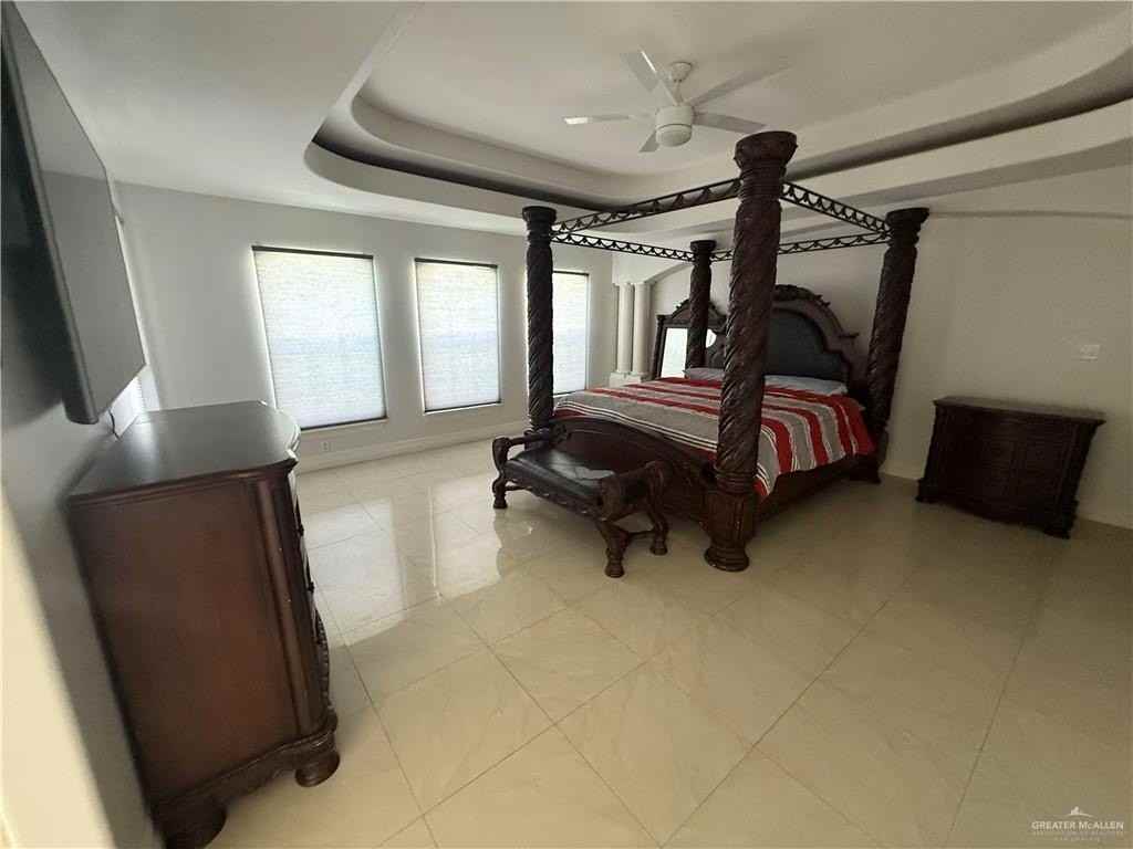 4004 El Jardin - Photo 3 of 16