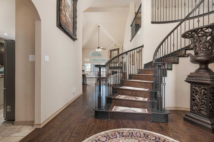 501 Windward Dr - Photo 3 of 22
