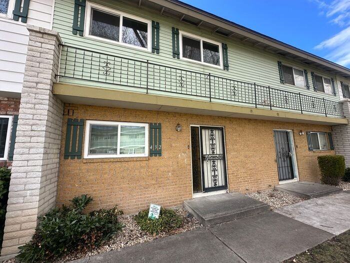 432 Smithridge Park - Photo 2 of 3