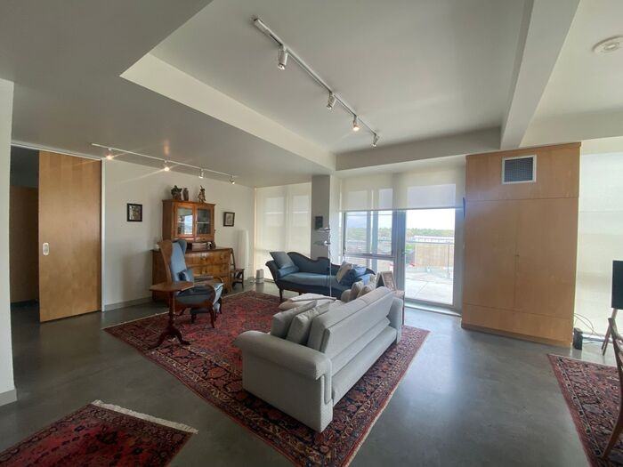 221 E College St #709 - Photo 2 of 12