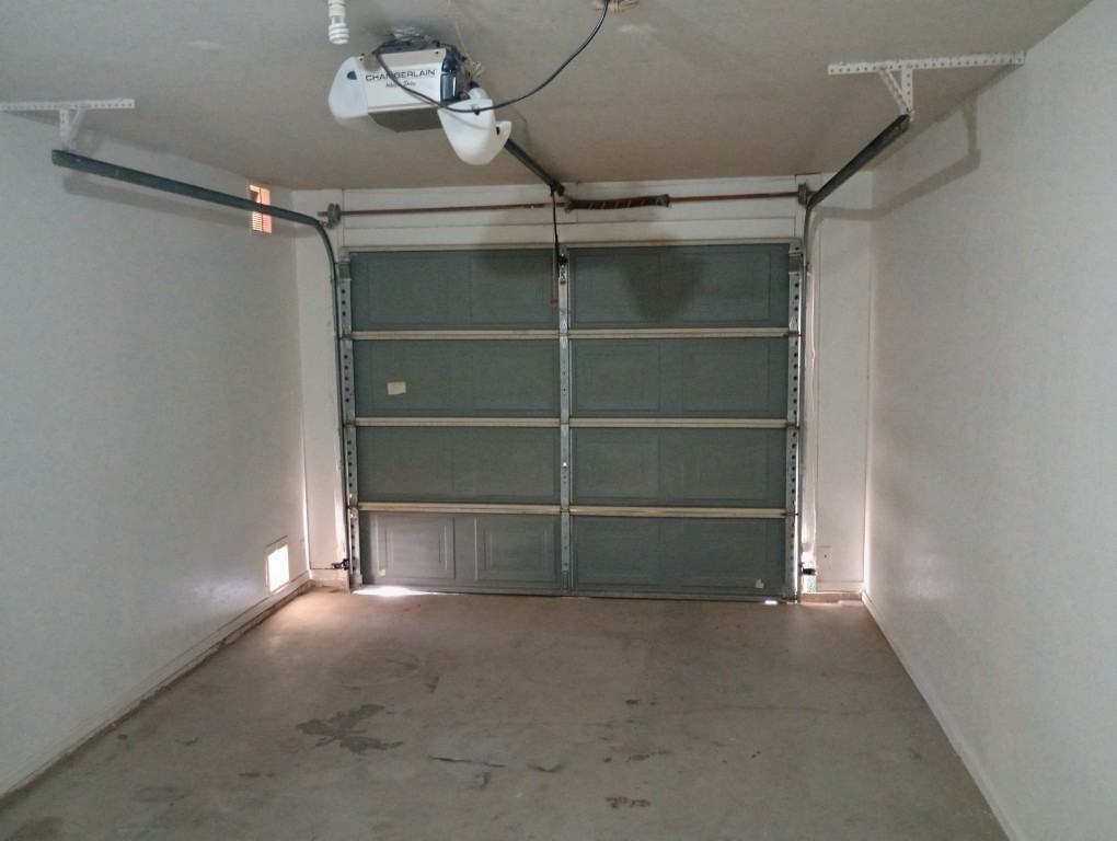 8340 W Concordia Dr #B - Photo 7 of 20